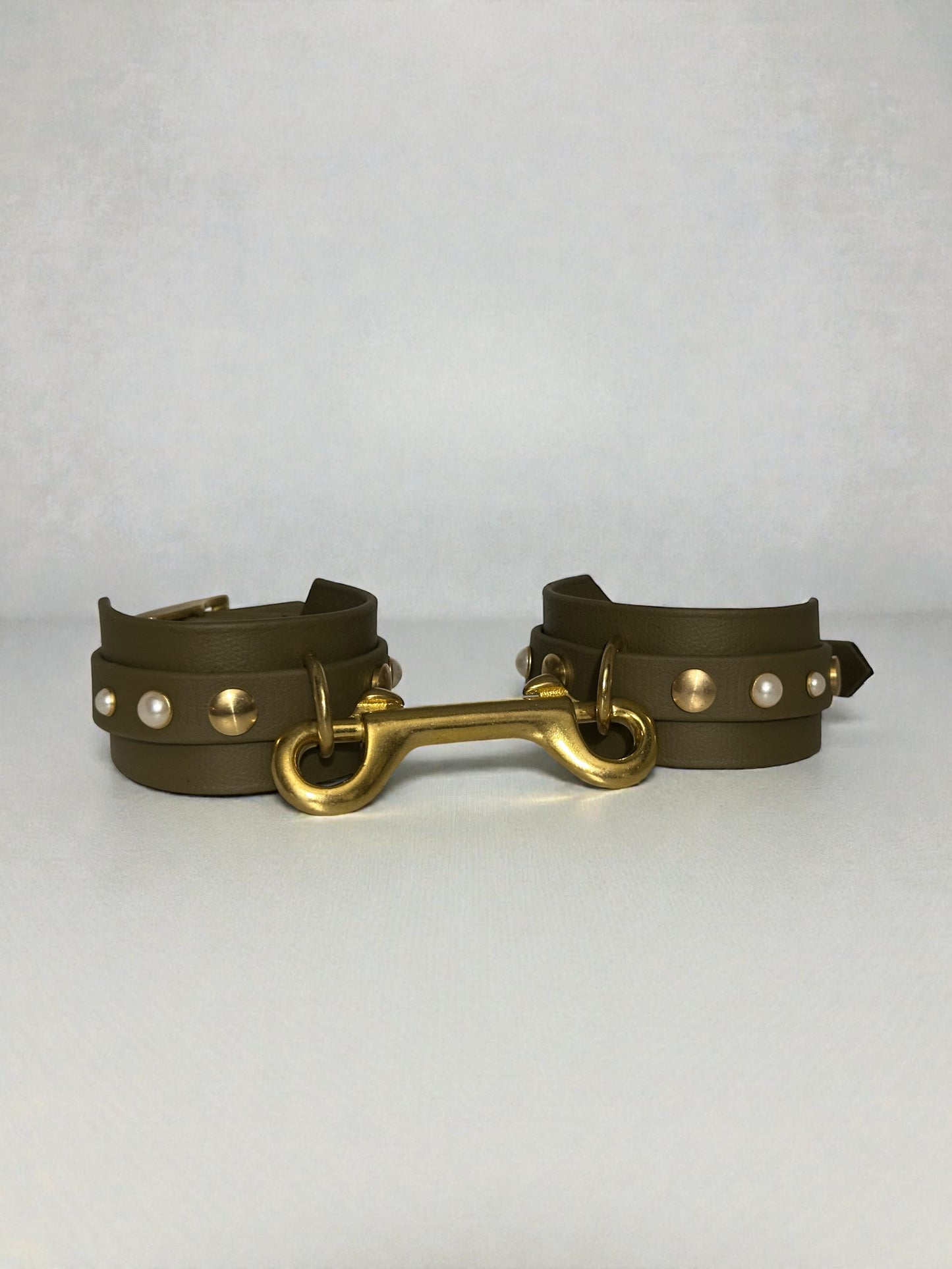 Bracelets menottes Romy